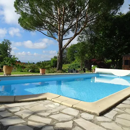 Au Moulie Feriehus Blousson-Sérian