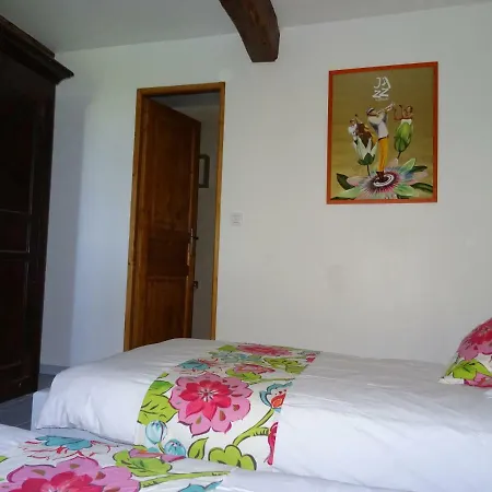 Au Moulié Hébergement de vacances Blousson-Sérian