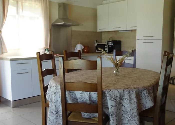 Au Moulie Holiday home Blousson-Serian